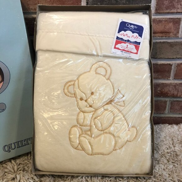 New Quiltex Embroidered Teddy Bear Crib Baby Blanket Eggshell In Original Box - Picture 1 of 7